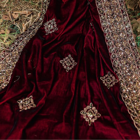 BNWT Velvet 3 Piece Bridal Pakistani Suit - Picture 14 of 14